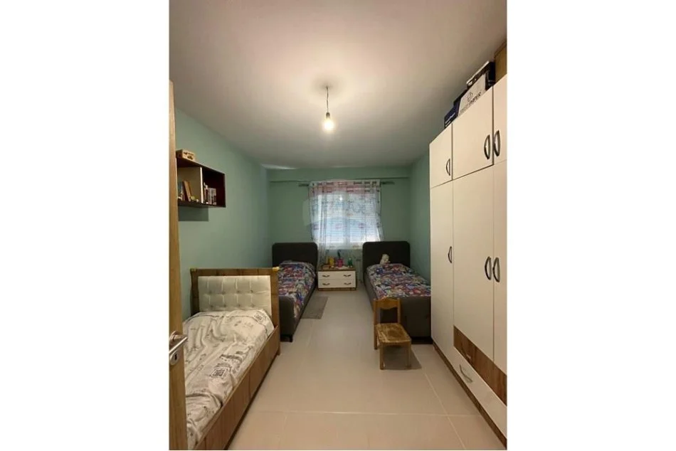 Tirane, jepet me qera apartament 2+1 Kati 4, 89 m² 750 € (Rruga e Barrikadave)