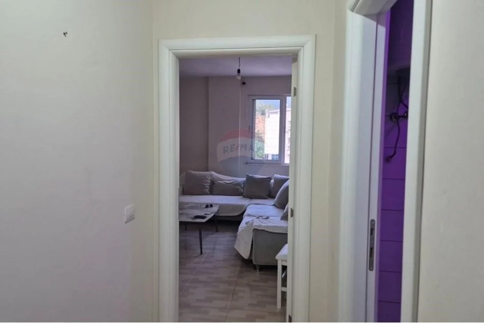 Tirane, shitet apartament 2+1 Kati 5, 87 m² 100.000 € (Shitet apartament 2+1, tek Fresku pranë bar Deus.)