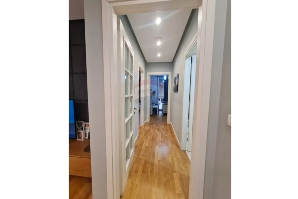 Tirane, shitet apartament 2+1+Aneks+Ballkon , 100 m² 220.000 € (Xhamlliku,)