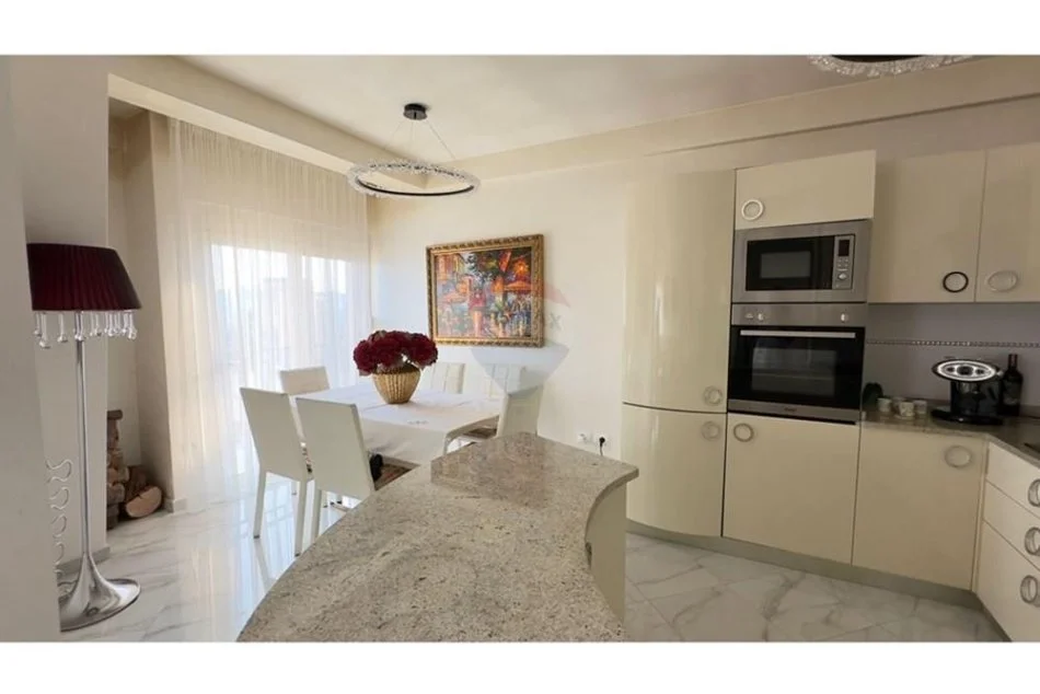 Tirane, shitet apartament 2+1 , 112 m² 265.000 € (Pazari i Ri, Rruga Tefta Tashko)