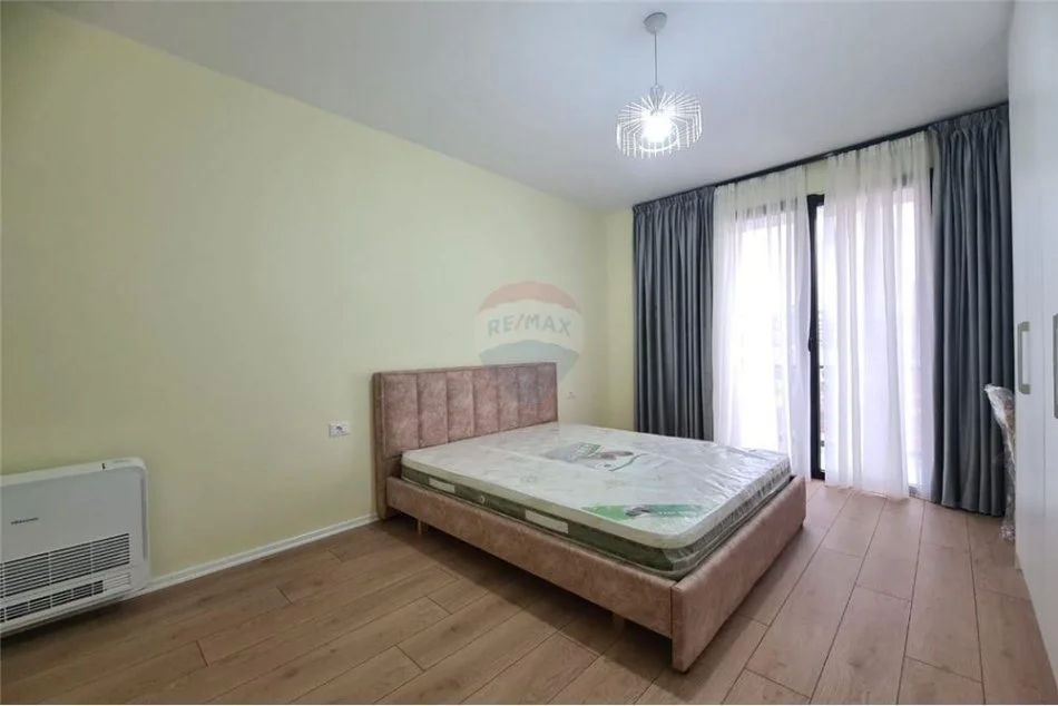 Tirane, jepet me qera apartament 2+1 Kati 5, 1.000 € (Rruga Skenderbeg)