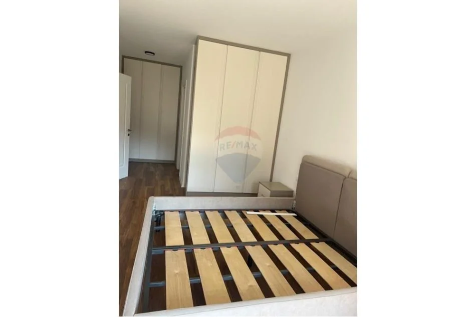Tirane, jepet me qera apartament 2+1+Ballkon Kati 3, 118 m² 1.200 € (Kompleksi Olimpik)