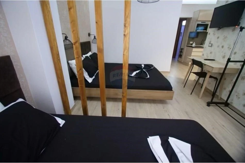 Tirane, jepet me qera apartament 1+1 Kati 3, 64 m² 600 € (Apartament 1+1 me qera ne Qender)