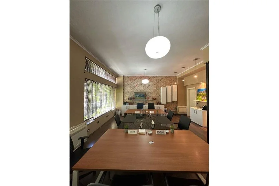 Shqiperi, jepet me qera zyre Kati 2, 80 m² 1.250 € (Ish Ekspozita)