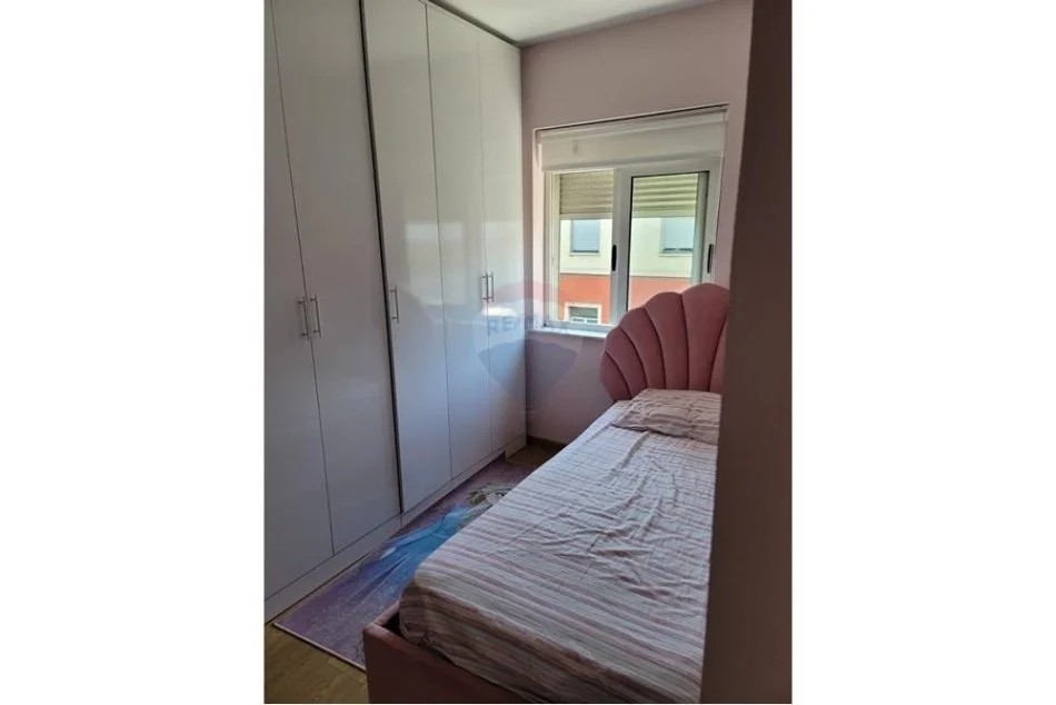 Tirane, shitet apartament 3+1 Kati 5, 92 m² 190.000 € (Rruga Durresit)
