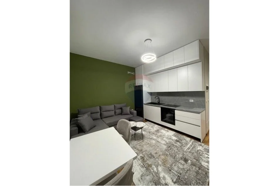 Tirane, jepet me qera 1+1+Ballkon Kati 3, 65 m² 600 € (Ish Fusha e Aviacionit)