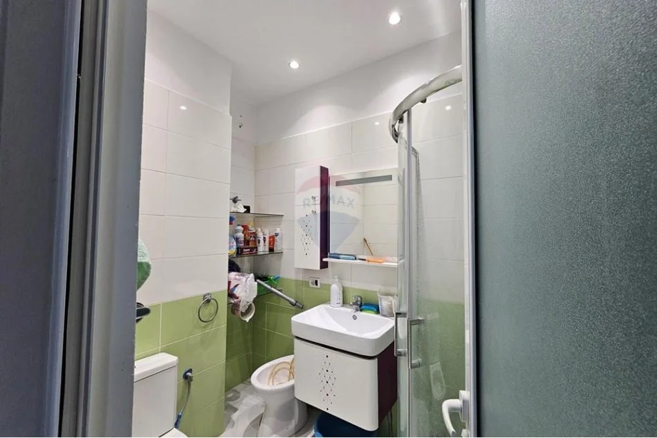 Tirane, shitet apartament 1+1+Ballkon Kati 3, 69 m² 85.000 € (Astir Vila L)