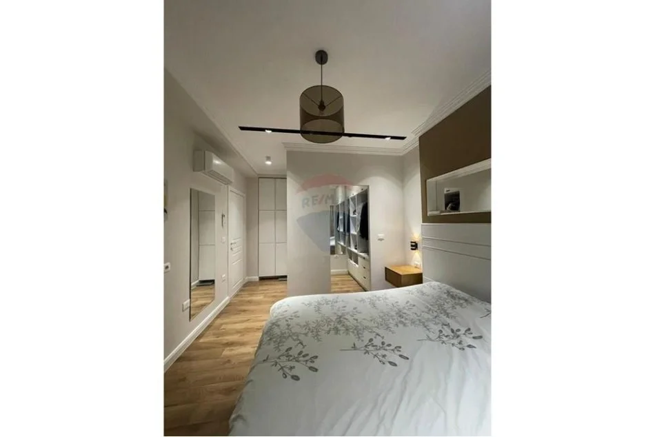 Tirane, jepet me qera apartament 2+1+Ballkon Kati 2, 83 m² 700 € (Rruga Bardhyl)