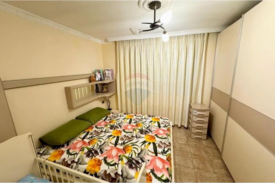 Tirane, shitet apartament 3+1 Kati 1, 70 m² 84.000 € (Rruga Aleksander Moisiu - Rrethinë - Kinostudio, Ka nevojë për rinovim)