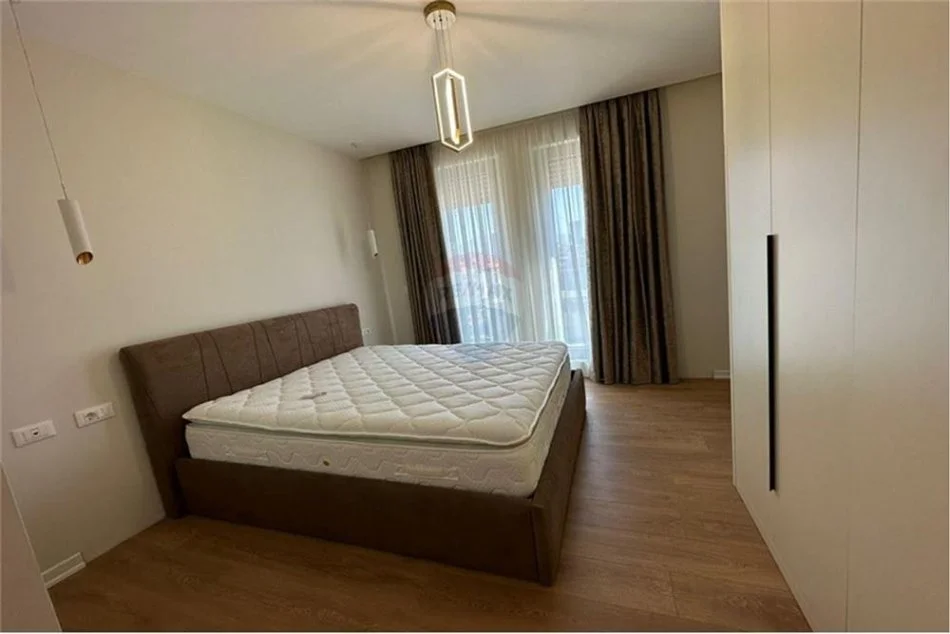 Tirane, jepet me qera apartament 1+1 Kati 5, 79 m² 700 € (Zogu i Zi,)