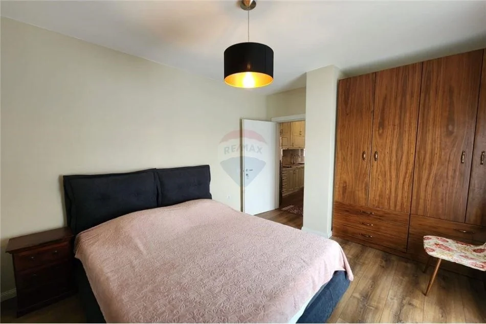 Tirane, jepet me qera apartament 1+1 Kati 4, 58 m² 500 € (Apartament 1+1 per qira te 21 Dhjetori!)