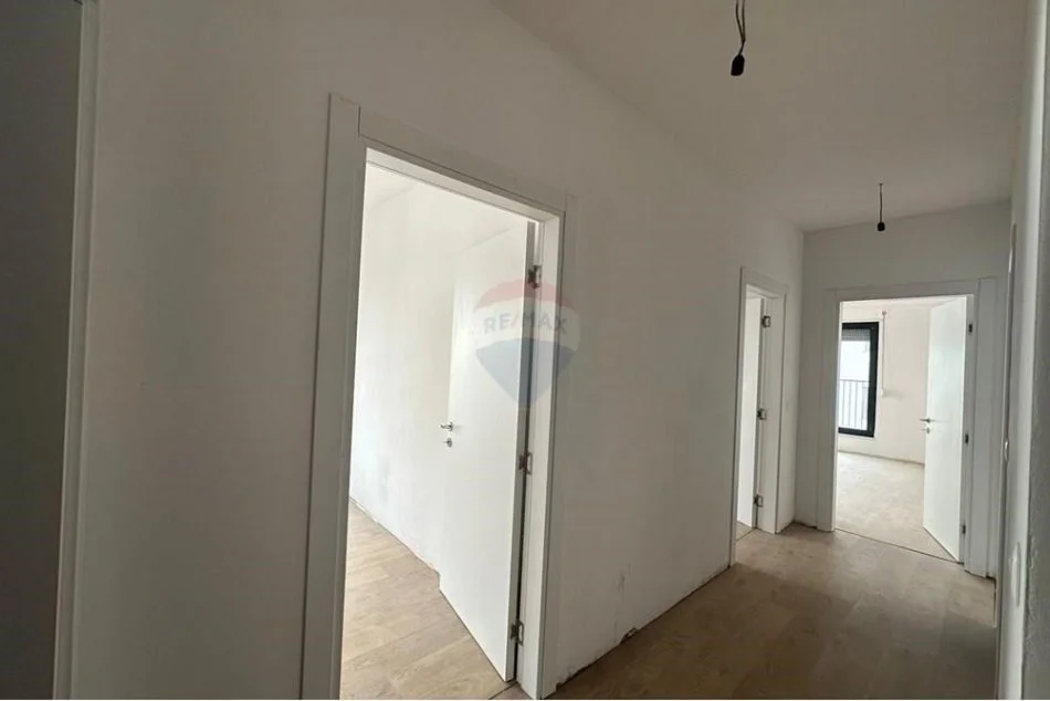 Tirane, shitet apartament 3+1 Kati 5, 149 m² 276.316 € (SHITET APARTAMENT 3+1+2 TE KODRA E DIELLIT)