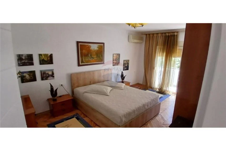 Tirane, jepet me qera apartament 2+1 Kati 3, 60 m² 600 € (Tregu Çam - Qendër,)