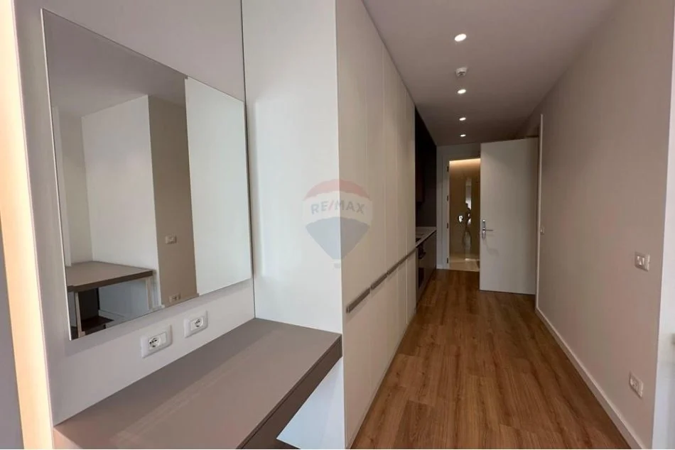 Tirane, jepet me qera garsonier Kati 3, 52 m² 500 € (liqeni i thate)