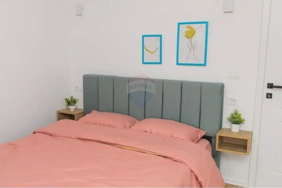 jepet me qera apartament 1+1 Kati 5, 60 m² 600 € (Rruga e Dibrës - Selvia)