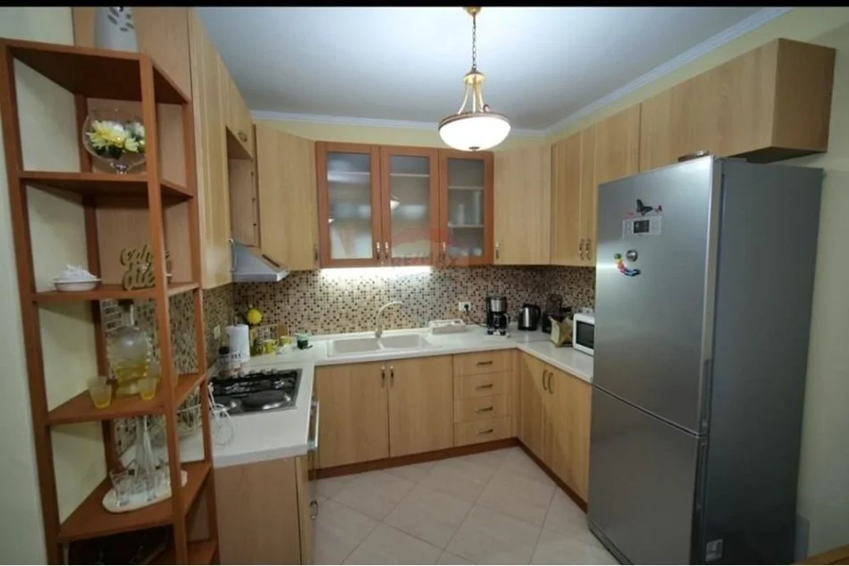 Shqiperi, jepet me qera apartament 1+1+Aneks+Ballkon Kati 6, 70 m² 500 € (Treni - Bulevardi i Ri)