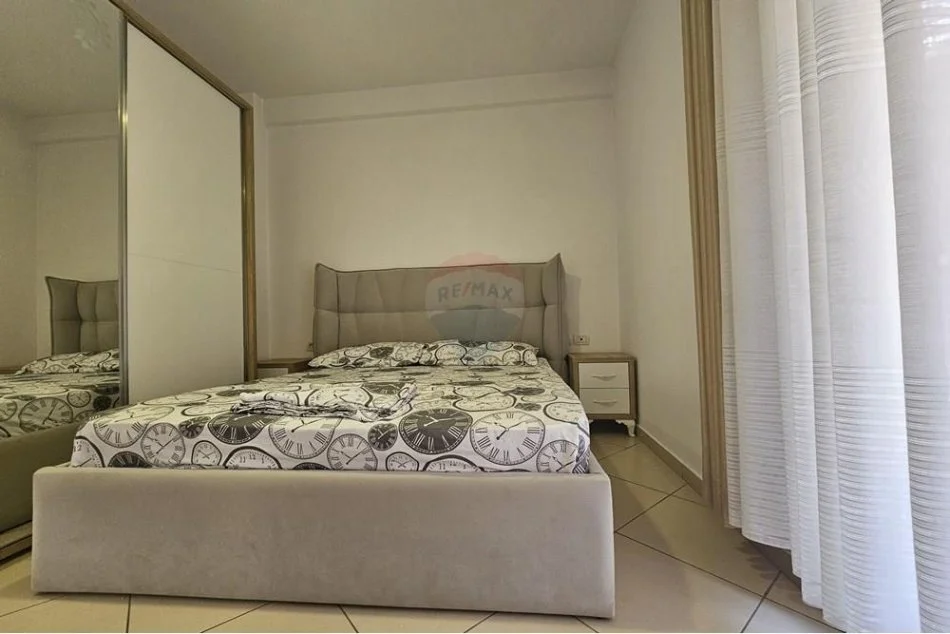 Tirane, jepet me qera apartament 2+1 , 94 m² 800 € (Pazari i Ri - Hoxha Tahsim,)