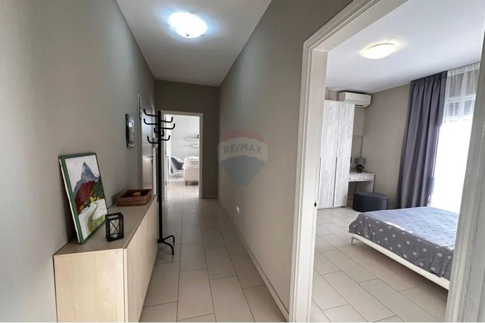 Tirane, jepet me qera apartament 1+1 Kati 5, 85 m² 800 € (Myslym Shyri,)