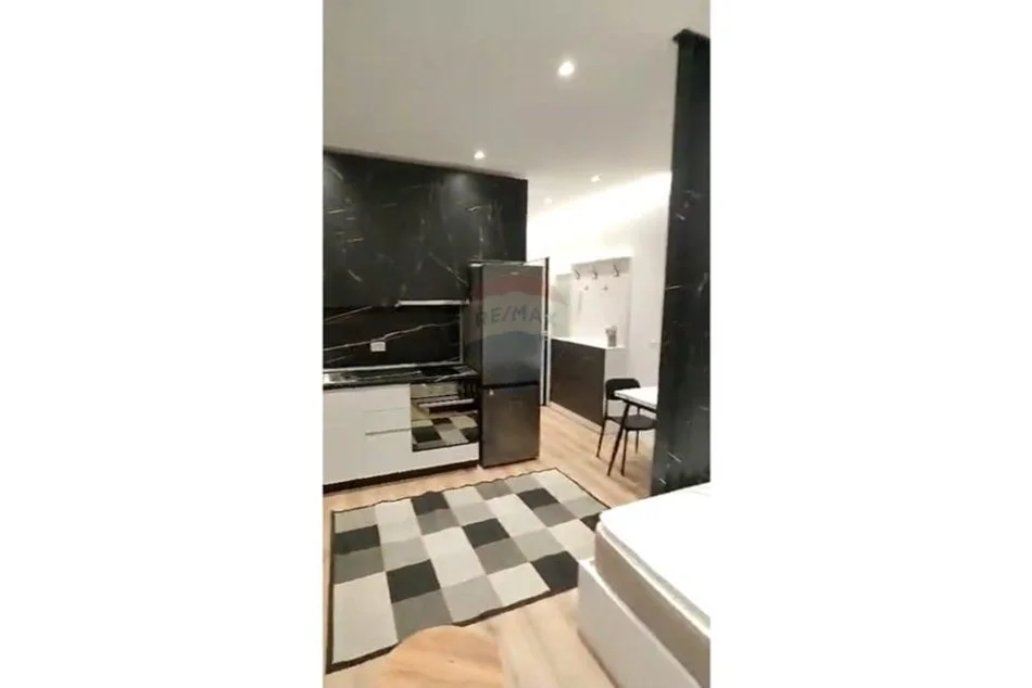 Tirane, jepet me qera garsonier , 50 m² 450 € (Porcelan - Oxhaku,)