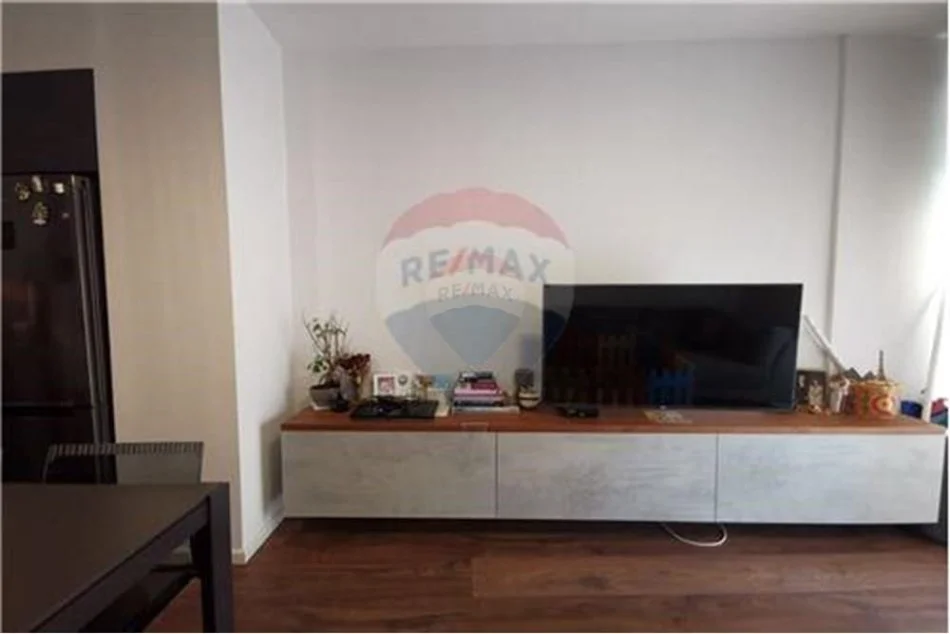 Tirane, shitet apartament 1+1 Kati 5, 75 m² 166.300 € (21 Dhjetori)