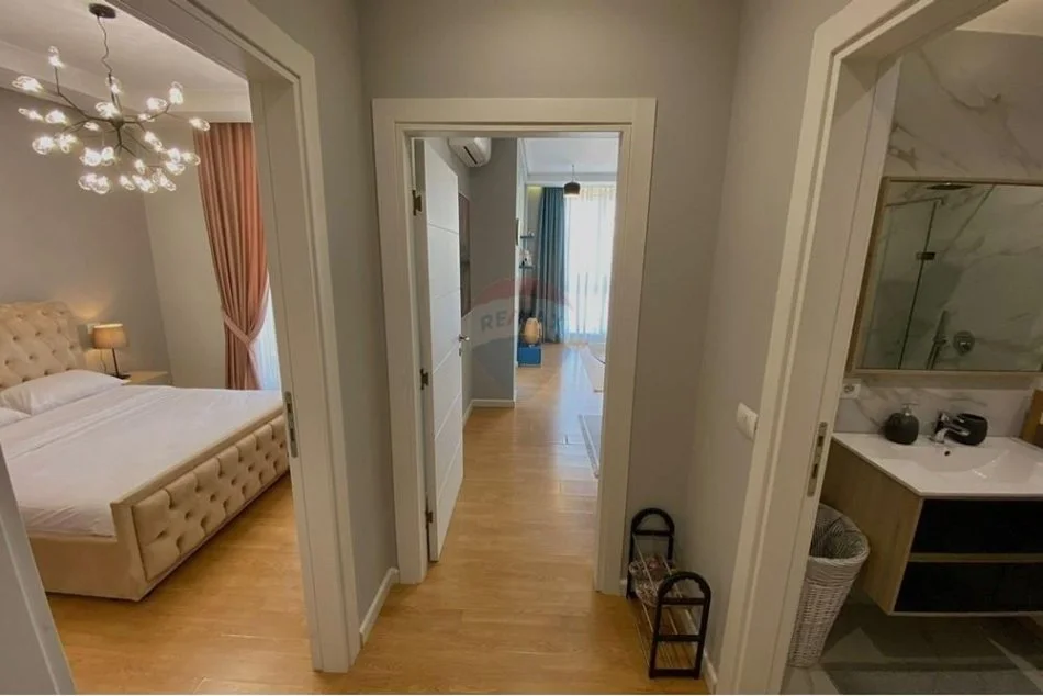 Tirane, jepet me qera apartament 1+1+Aneks+Ballkon Kati 4, 65 m² 700 € (21 Dhjetori,)