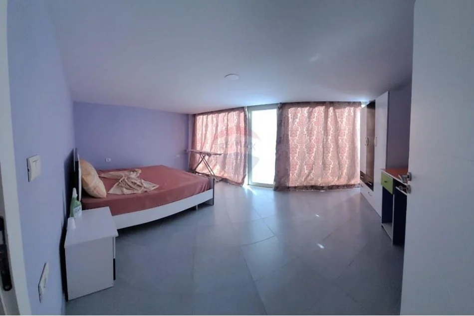 Tirane, jepet me qera apartament duplex 2+1 Kati 1, 75 m² 300 € (Fresku)