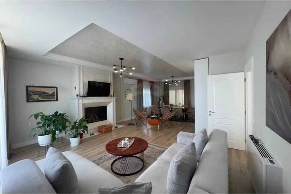 Tirane, jepet me qera 3 Katshe , 600 m² 5.000 € (Liqeni i Thate)