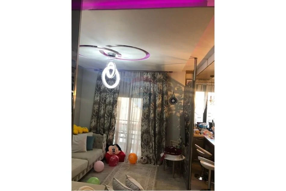 Shqiperi, jepet me qera apartament 1+1+Ballkon Kati 8, 65 m² 550 € (Teodor Keko)