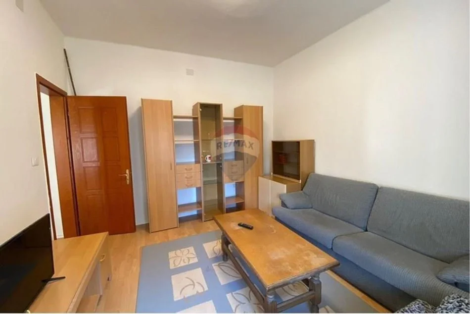 Tirane, jepet me qera apartament 1+1 Kati 2, 55 m² 550 € (Qendër)