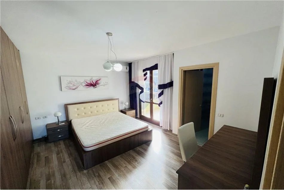 Tirane, jepet me qera apartament 2+1+Ballkon , 102 m² 600 € (Kopshti Botanik - Kopshti Botanik, Shqipëri)