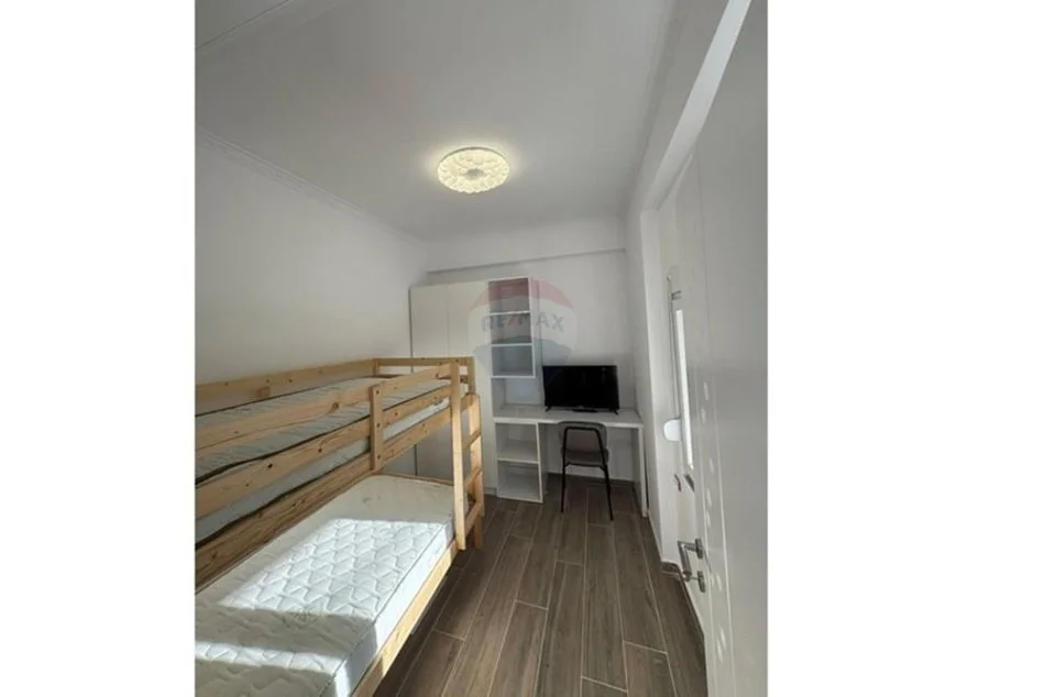 Tirane, jepet me qera apartament 2+1 , 500 € (Astir)