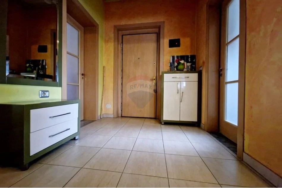 Tirane, jepet me qera apartament 2+1 Kati 4, 72 m² 450 € (Treni - Dispanseria, Shqipëri)