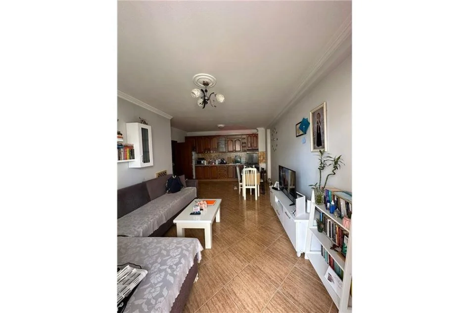 Tirane, jepet me qera apartament 2+1 Kati 3, 100 m² 700 € (Rruga Skender Luarasi - Komuna e Parisit)