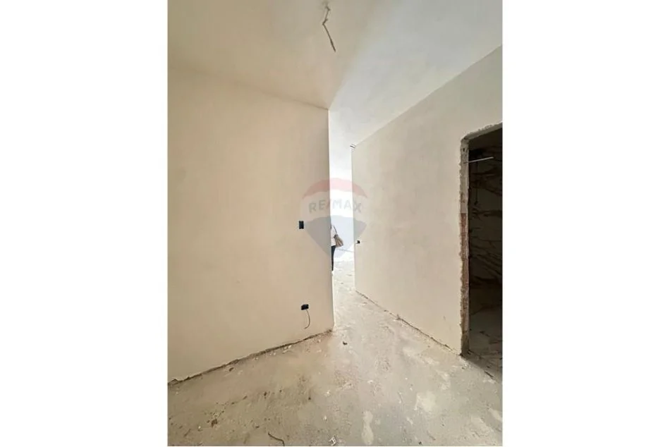 Tirane, shitet apartament 1+1 , 208.000 € (Rruga e Kavajes)