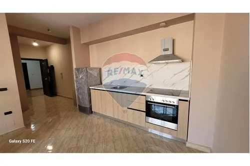 Tirane, jepet me qera apartament 1+1 , 75 m² 350 € 