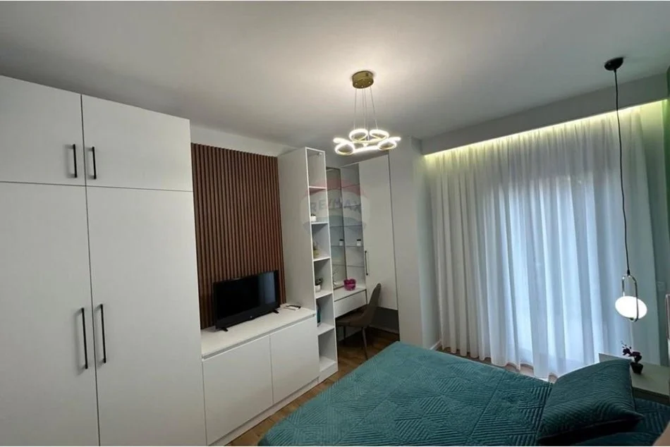 Tirane, shitet apartament 1+1 Kati 1, 88 m² 195.000 € (Rruga e Dibrës - Shkolla e Kuqe)