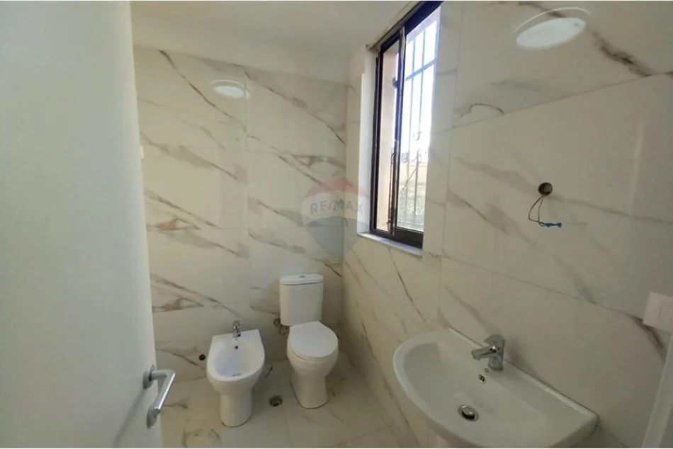 Tirane, shitet apartament 1+1 Kati 2, 75 m² 187.500 € (Myslym Shyri - Drejtoria e Policisë,)