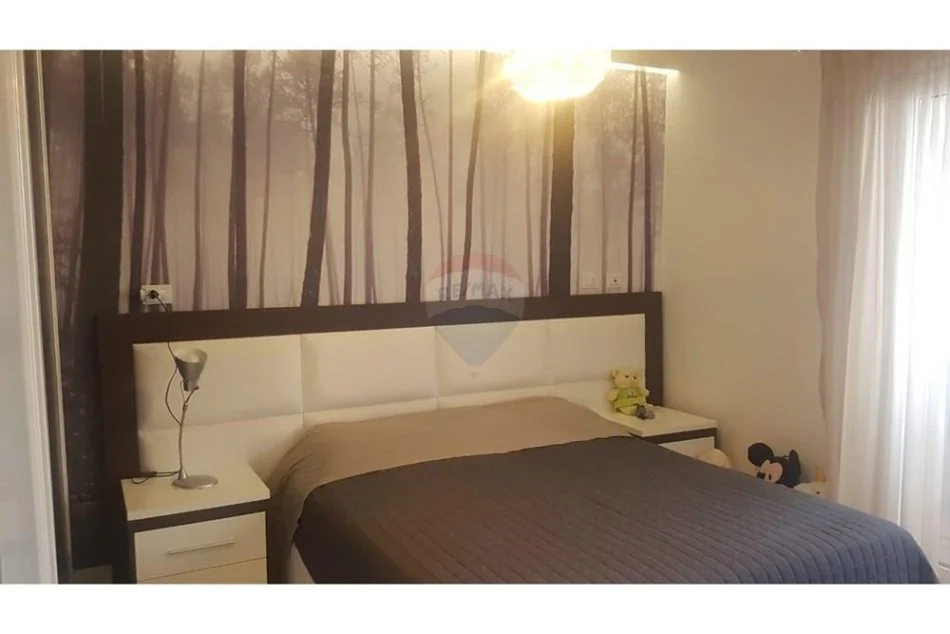 Tirane, jepet me qera apartament 1+1 , 60 m² 500 € (siri kodra)