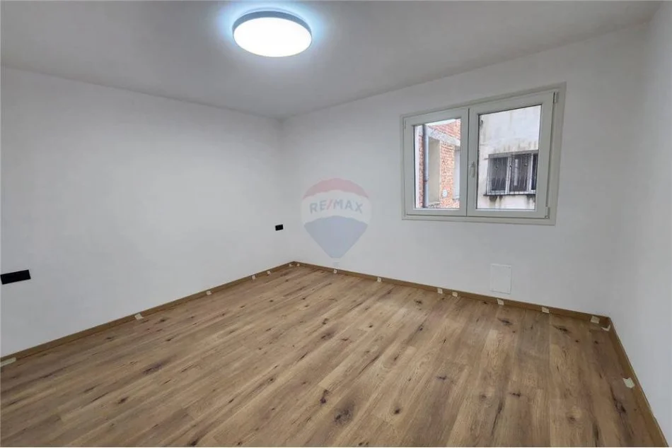 Tirane, jepet me qera apartament 3+1 Kati 2, 140 m² 850 € (Rruga Pjeter Budi)