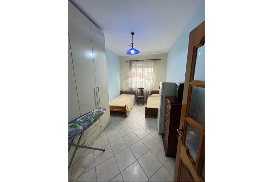 Tirane, jepet me qera apartament 2+1 , 600 € (Rruga Bardhyl)