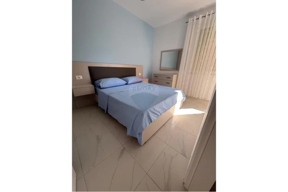 Tirane, jepet me qera apartament 1+1 , 66 m² 450 € (Spitali Amerikan 3)