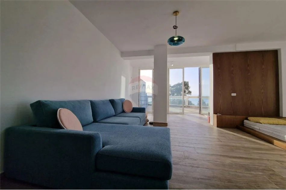 Vlore, shitet apartament+verande | Penthouse 1+1+Aneks+Ballkon Kati 9, 115 m² 230.000 € (Dhimiter Konomi)