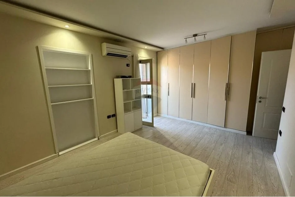 Tirane, shitet apartament 1+1 Kati 4, 80 m² 187.000 € (Tirana e Re - Sheshi Willson, Shqipëri)