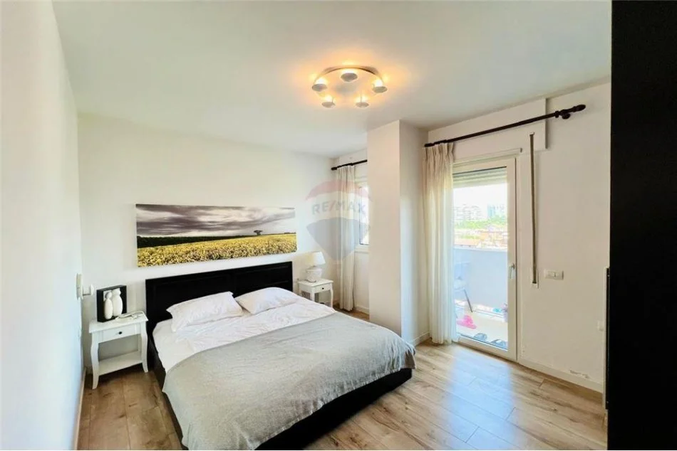 Tirane, jepet me qera 1+1+Ballkon Kati 6, 60 m² 700 € (Stadiumi Dinamo)