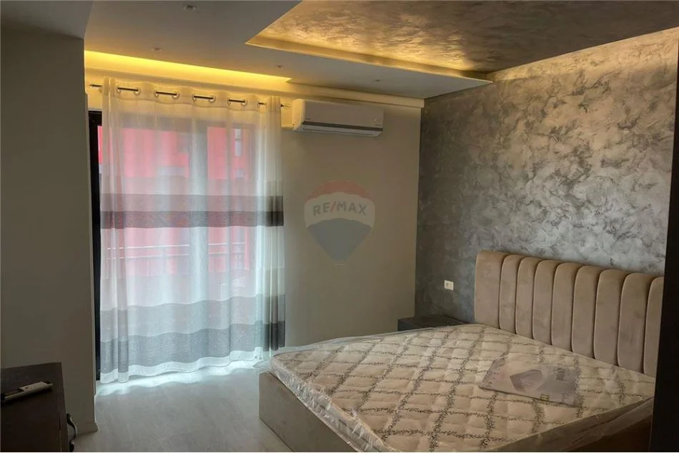 Tirane, shitet apartament 2+1 Kati 3, 127 m² (Kompleksi Arlis - Rruga e Dibrës - Farmacia 10)