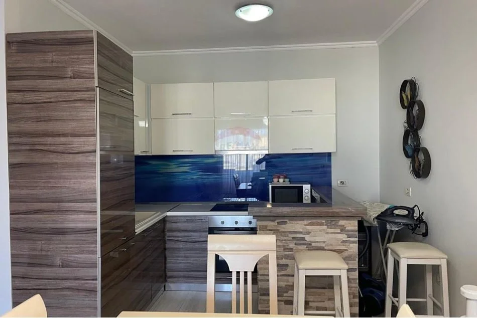 Tirane, jepet me qera apartament 2+1 , 105 m² 650 € (Tirana e Re - Liqeni i Tiranës)