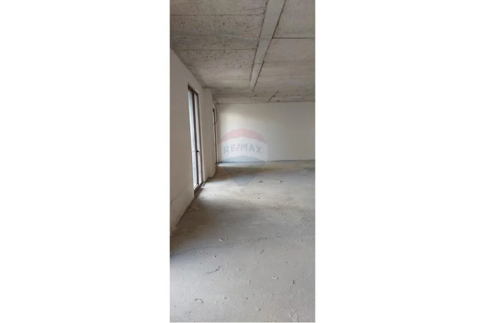 Tirane, jepet me qera ambjent biznesi Kati 1, 156 m² 2.000 € (rruga kosovareve)