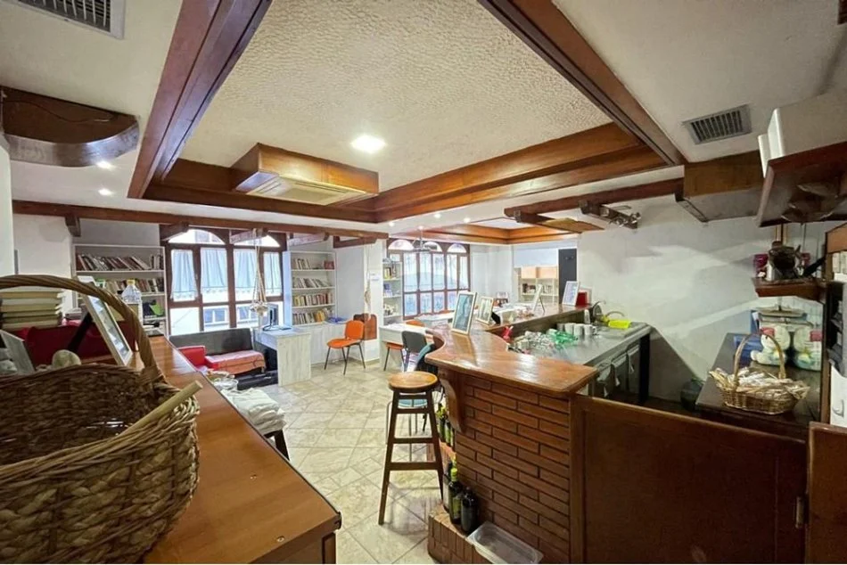 Tirane, jepet me qera zyre Kati 2, 110 m² 800 € (Rruga e Elbasanit)