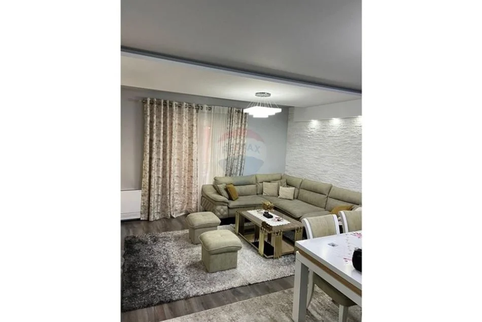 Tirane, jepet me qera apartament 2+1 , 110 m² 700 € (Astir)