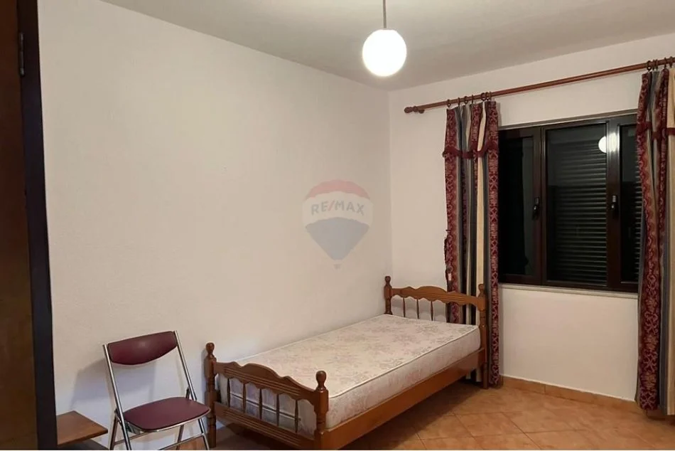 Tirane, jepet me qera apartament 3+1 Kati 3, 97 m² 600 € (perballe Hotel Colosseo - Rruga e Durrësit,)